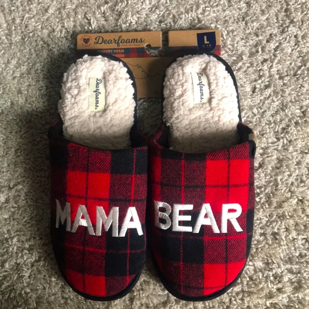 NEW DearFoams Mama Bear Slippers PLAID RED AND BLACK
